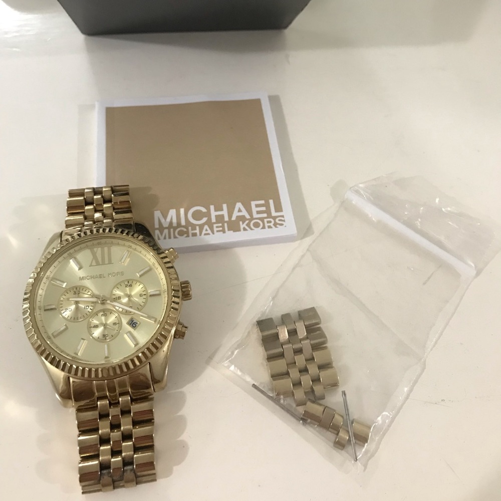 MICHAEL KORS
Lexington Gold-Tone Watch
